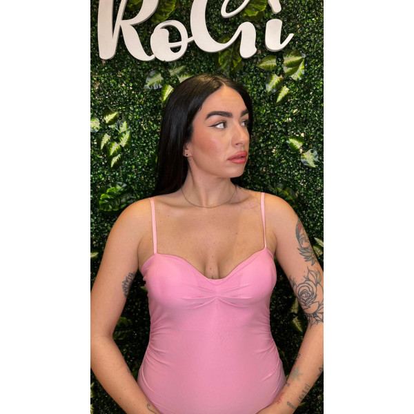 Body Rosa Confetto con Scollo a Cuore e Arricciatura Frontale
