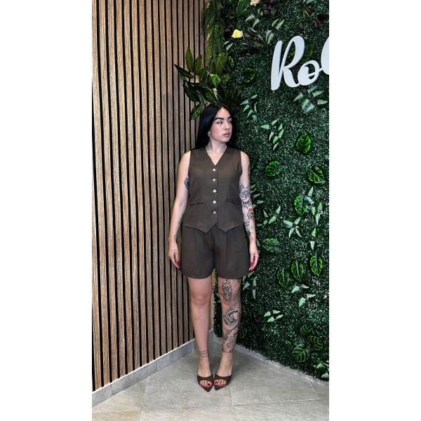 Coordinato gilet e bermuda marrone